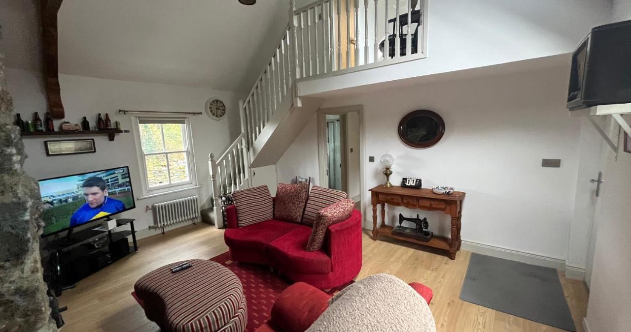 Newly Renovated Stone Cottage Located 2.5 Miles From Killarney Town Teernaboul Exteriér fotografie